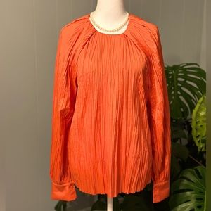 🛍️ COS beautiful and unique blouse with open armpit and sleeves new condition.